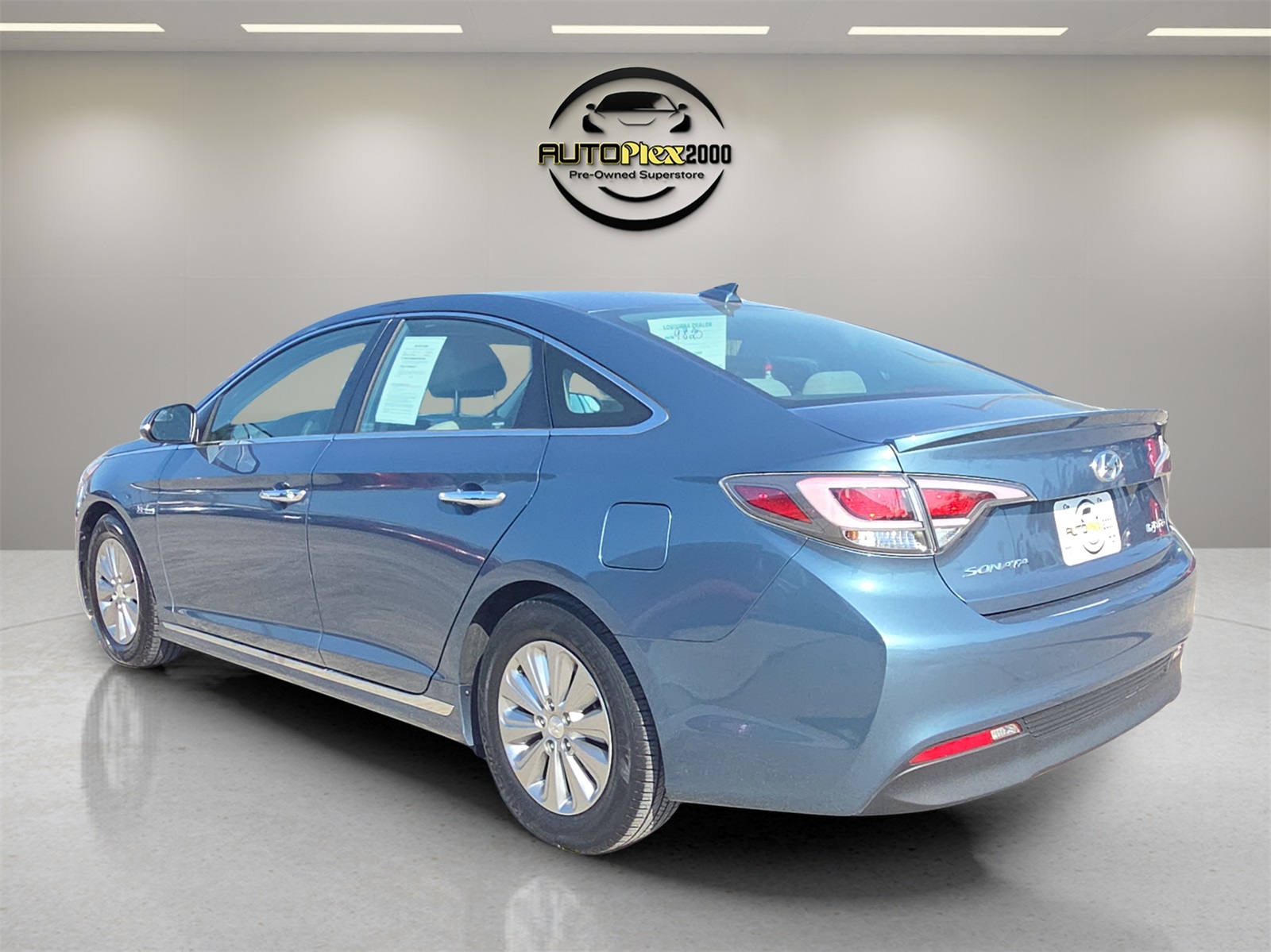 2016 Hyundai Sonata Hybrid SE photo 3