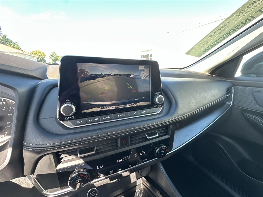 2023 Nissan Rogue SV photo 16
