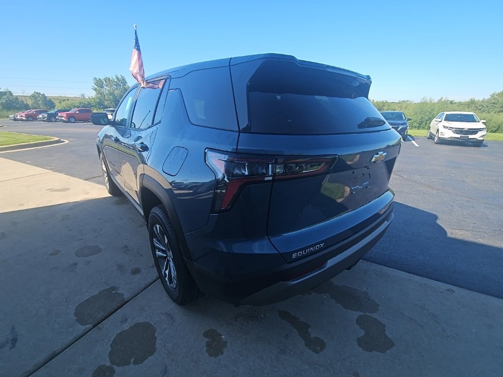 2026 Chevrolet Equinox LT photo 4
