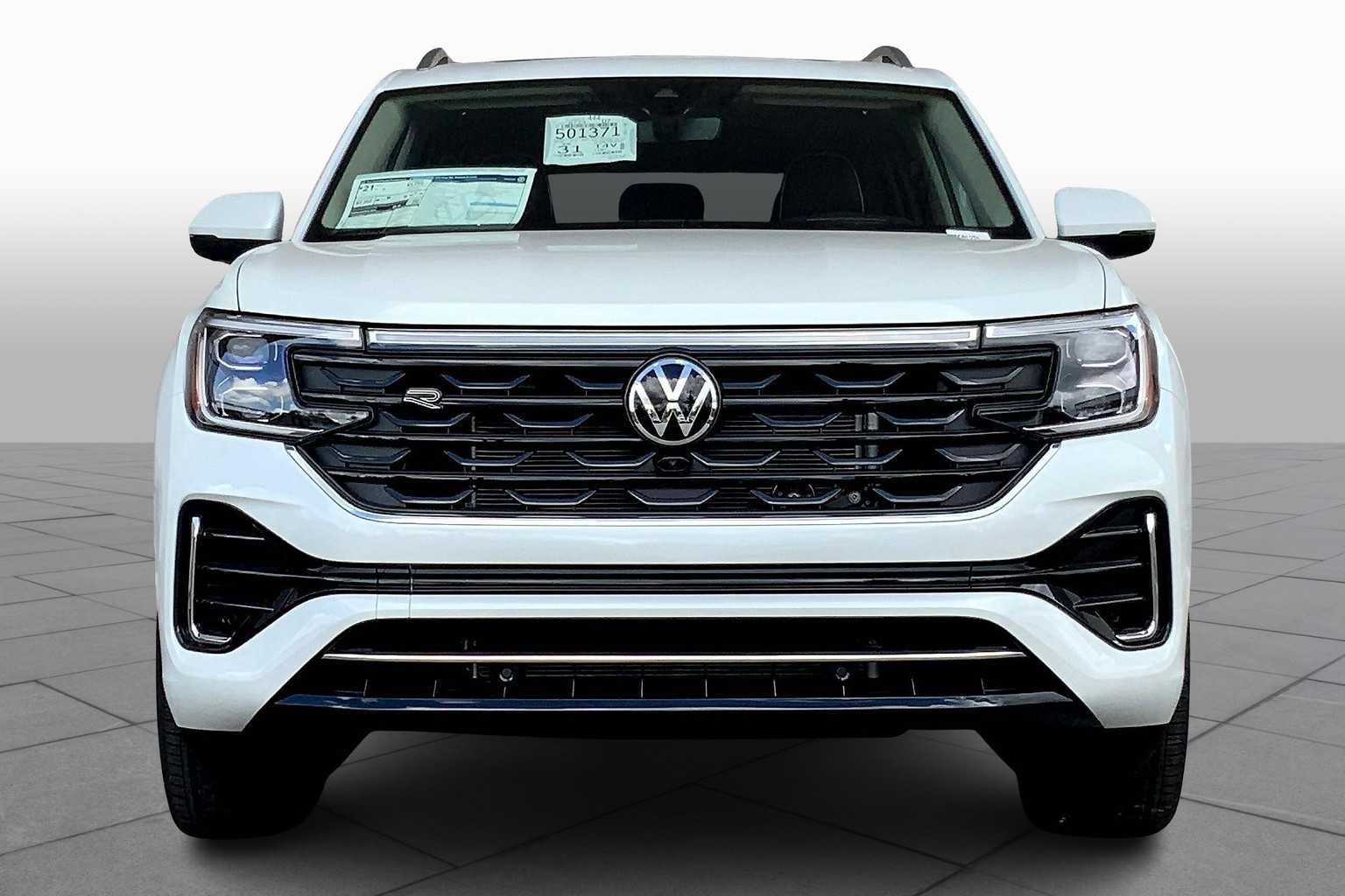 2026 Volkswagen Atlas SEL Premium R-Line photo 3