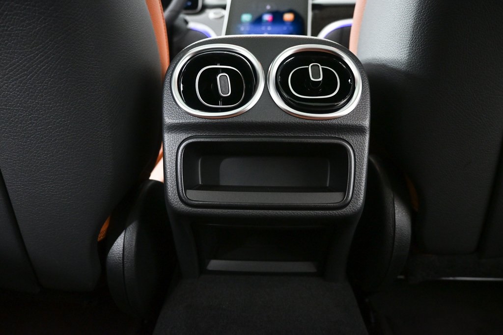 2025 Mercedes Benz C 300 photo 16