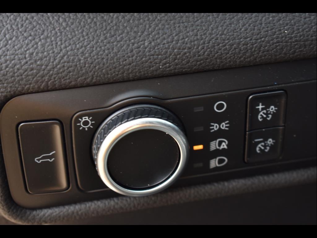 2023 Ford Explorer XLT photo 19