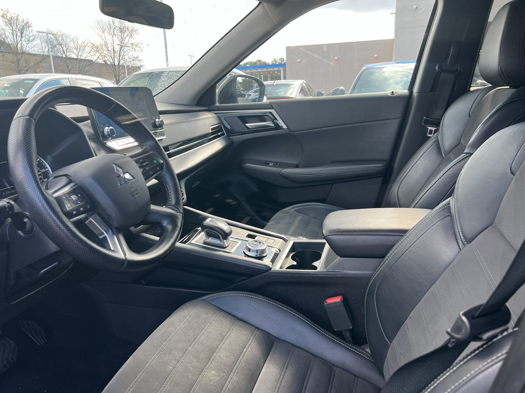 2024 Mitsubishi Outlander SE Black Edition photo 4