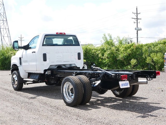 2025 Chevrolet Silverado 6500HD Work Truck photo 3