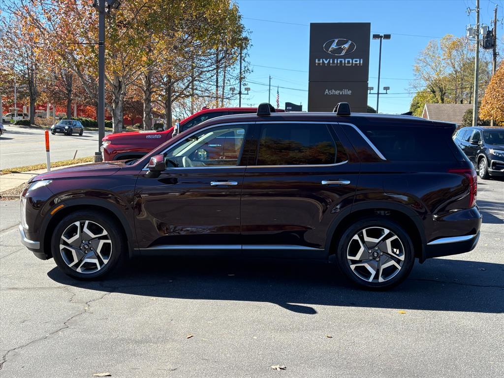 2024 Hyundai Palisade Limited photo 2