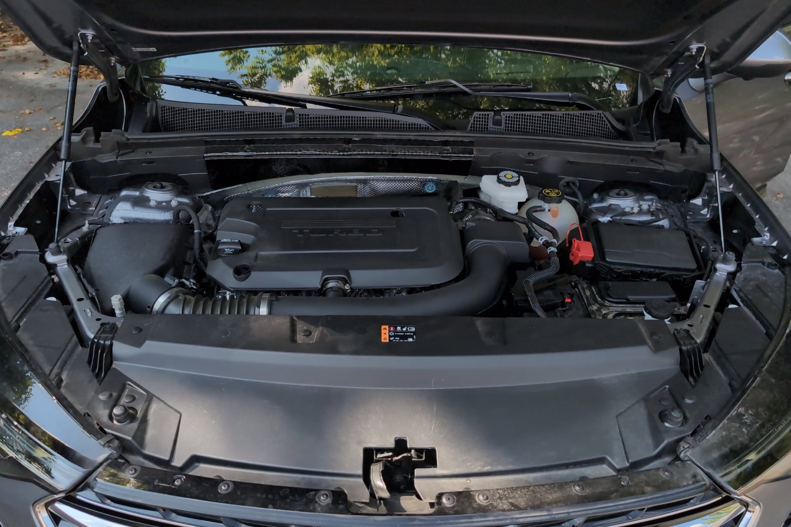 2022 Buick Envision Essence photo 25