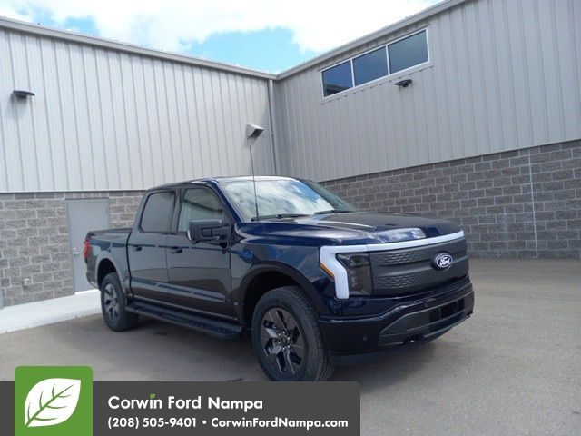 2025 Ford F-150 Lightning Flash's photo