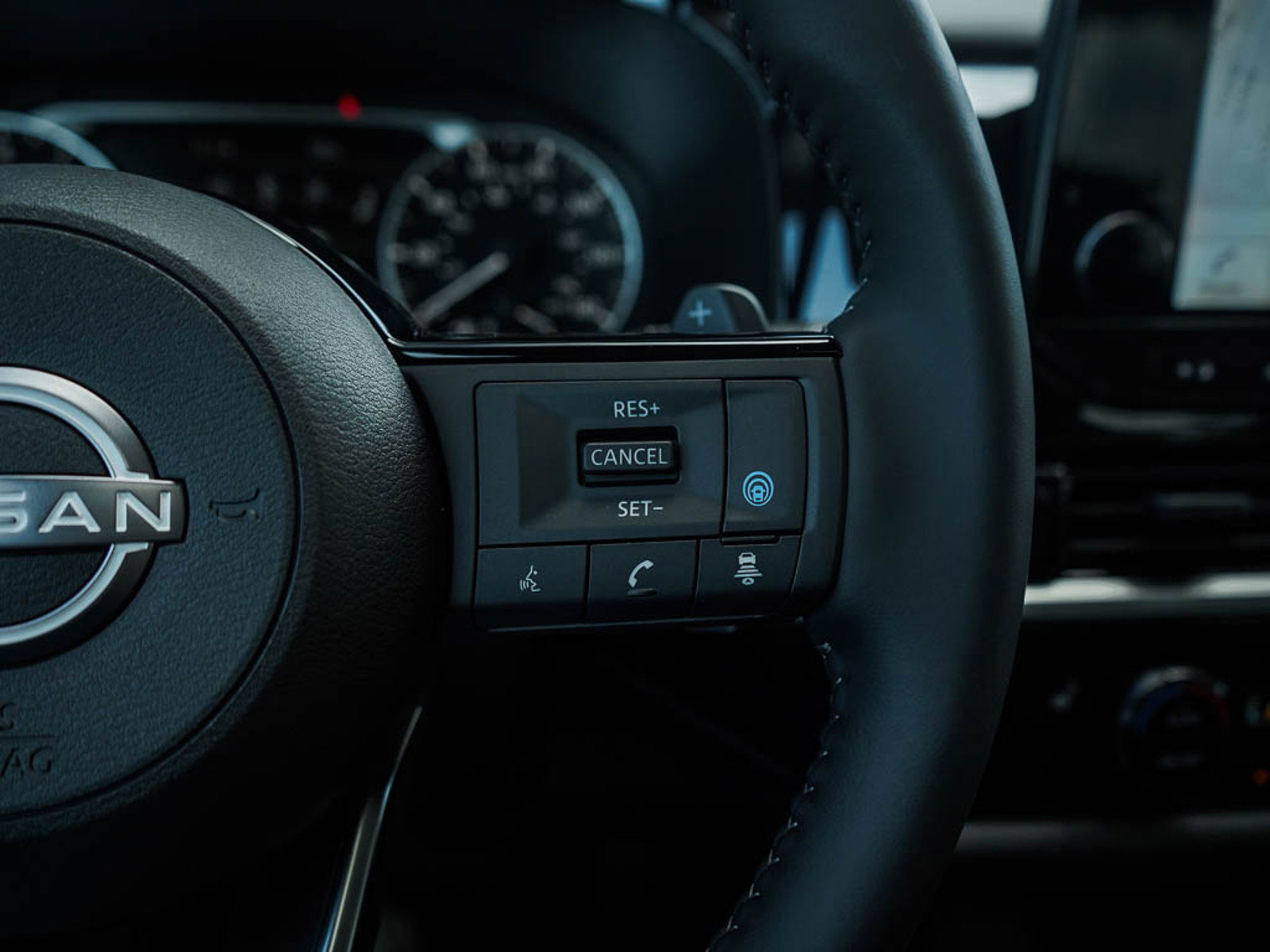 2025 Nissan Pathfinder SL photo 21