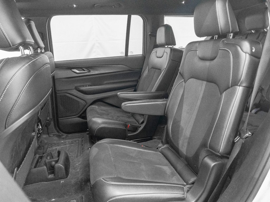 2023 Jeep Grand Cherokee Altitude photo 8