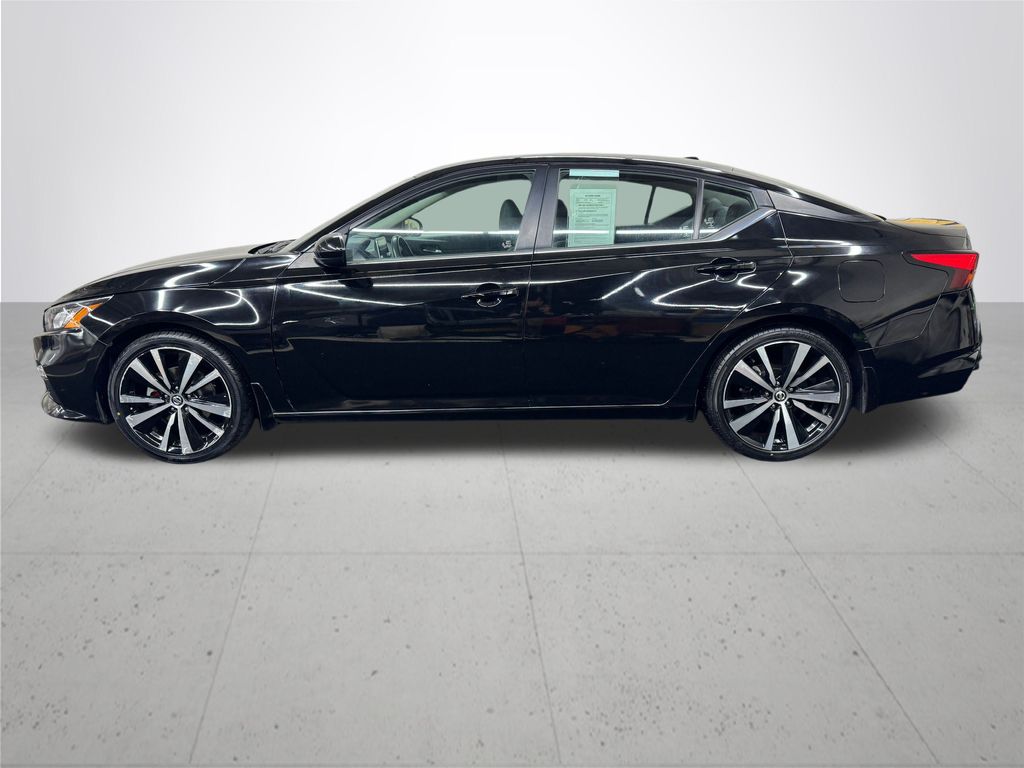 2022 Nissan Altima 2.5 SR photo 3