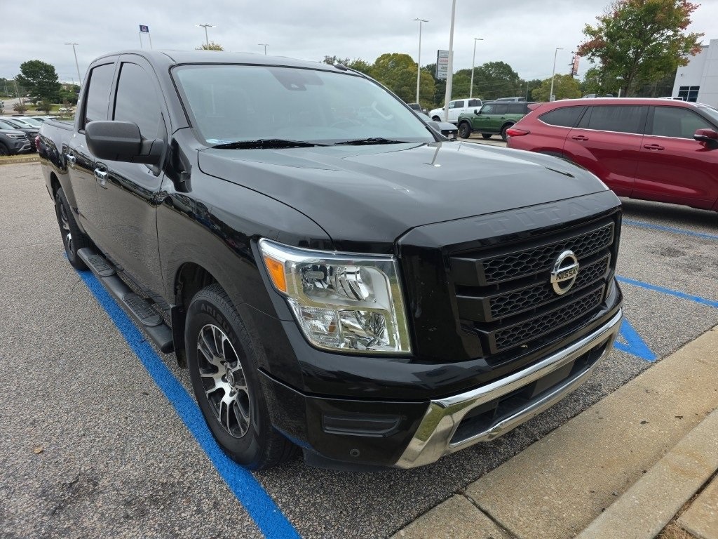 2021 Nissan Titan SV photo 2