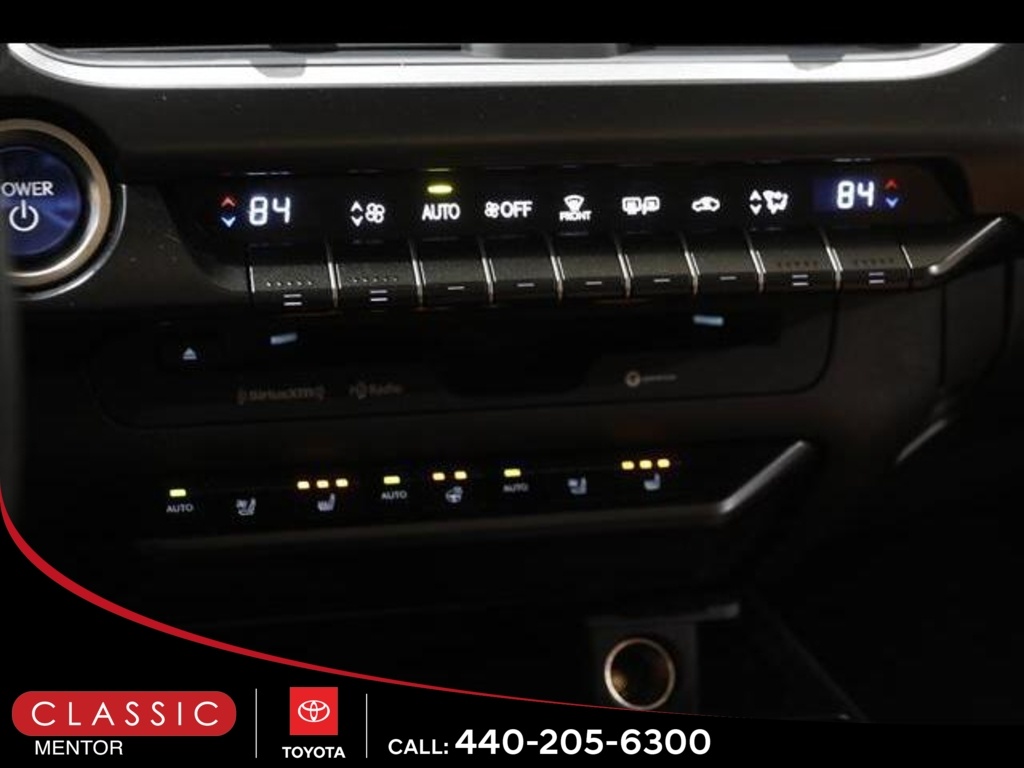 2020 Lexus UX 250h Premium photo 14