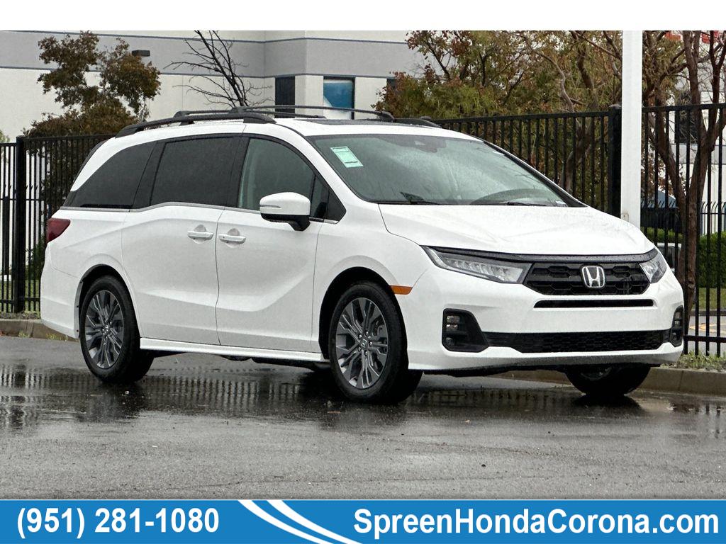 2026 Honda Odyssey Touring's photo