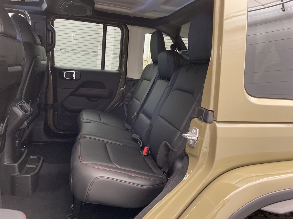 2025 Jeep Wrangler Rubicon photo 13