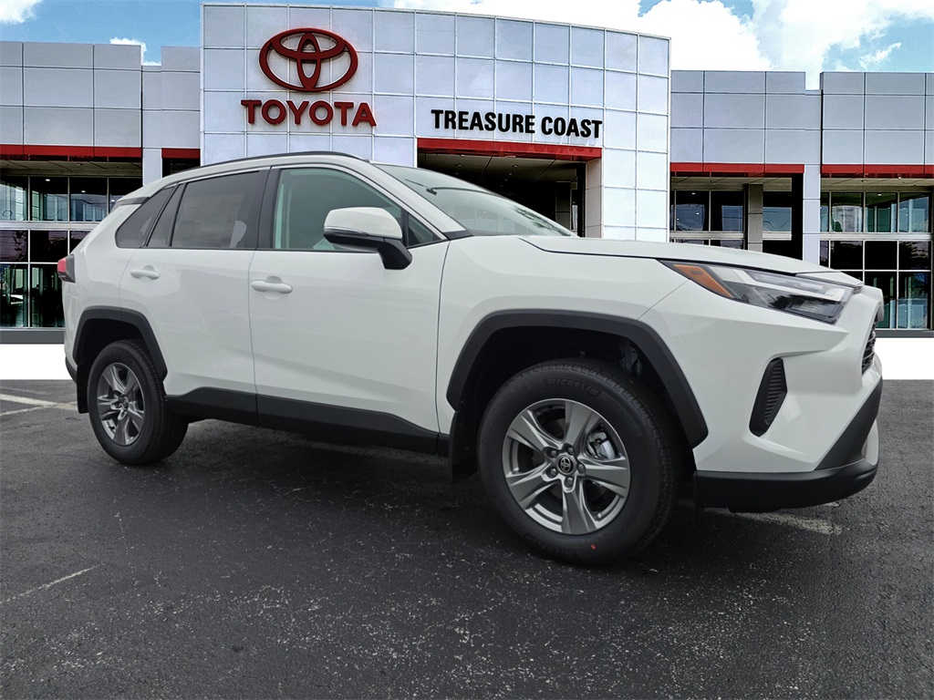 2025 Toyota RAV4 XLE's photo