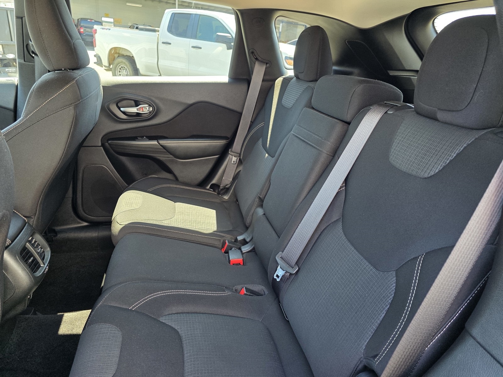 2015 Jeep Cherokee Latitude photo 12