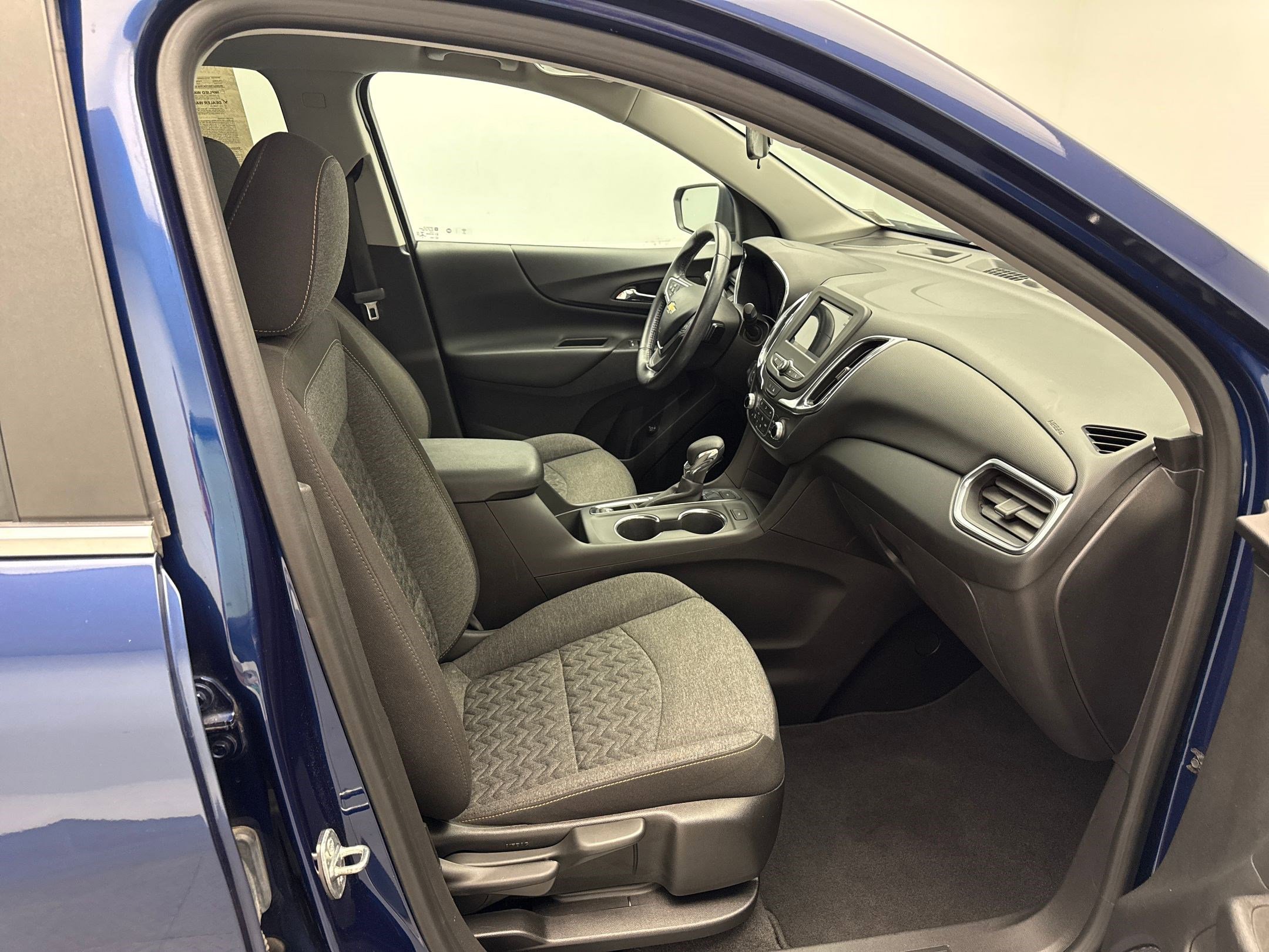 2022 Chevrolet Equinox photo 25
