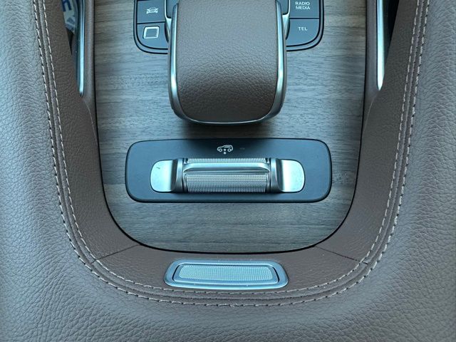 2026 Mercedes Benz GLS 450 4MATIC photo 38