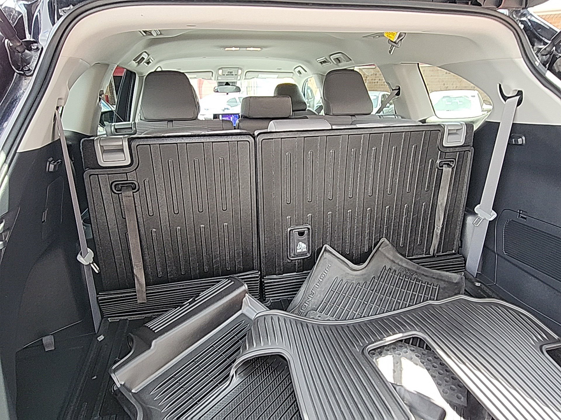 2023 Toyota Highlander L photo 26
