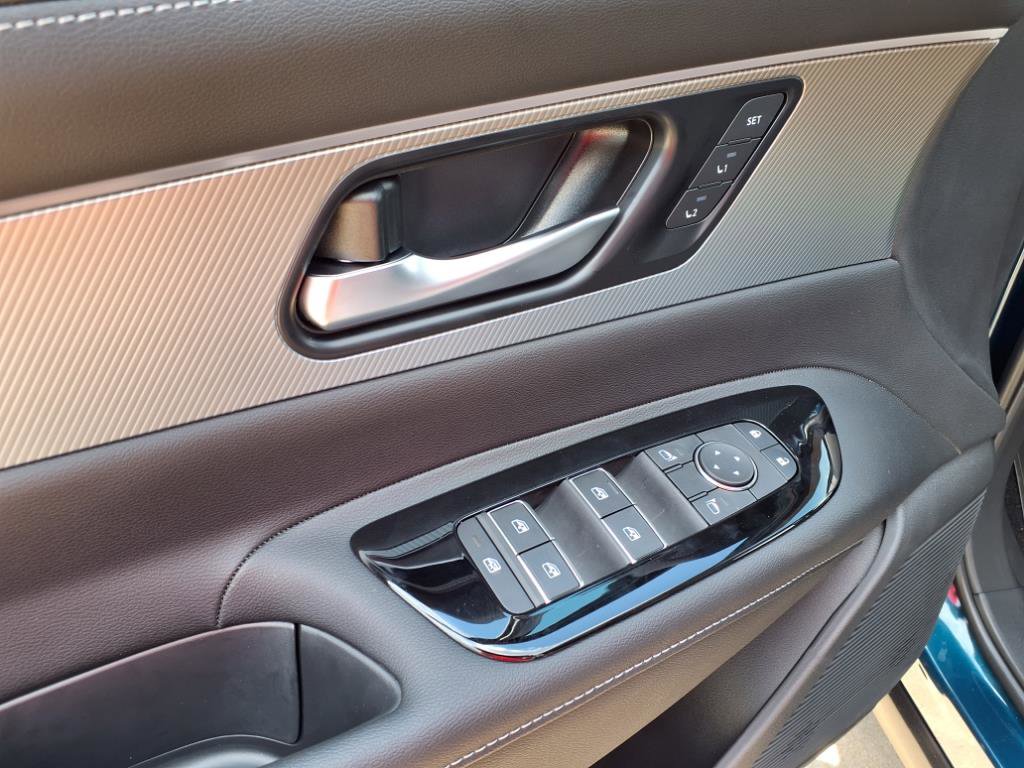 2025 Nissan Murano SL photo 12