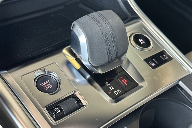 2024 Jaguar XF P250 R-Dynamic SE photo 18