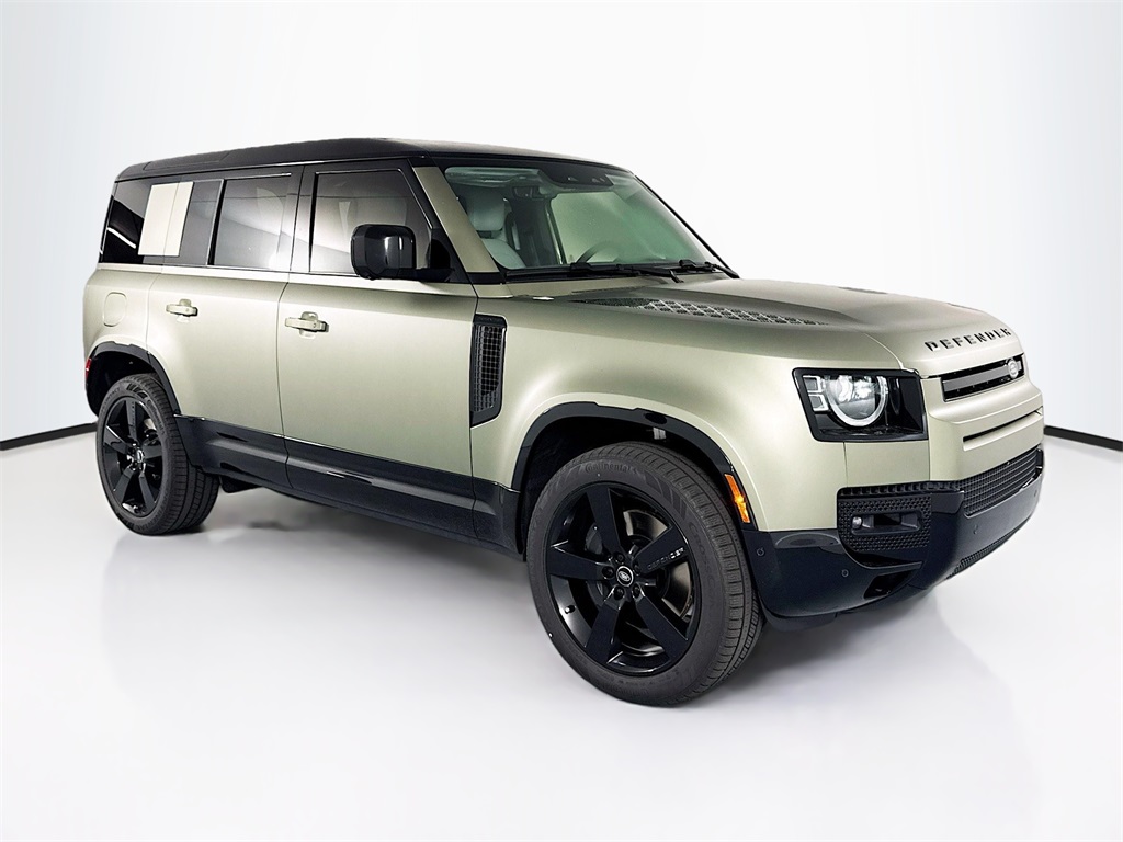 2025 Land Rover Defender 110 X-Dynamic SE photo 3