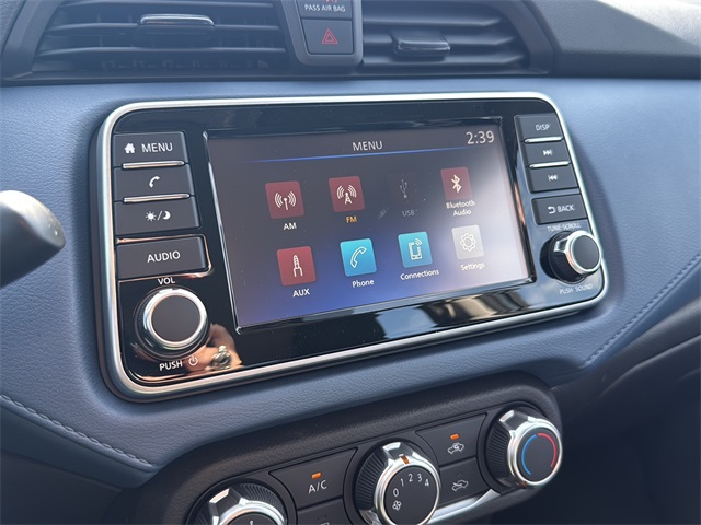 2025 Nissan Versa 1.6 SV photo 24
