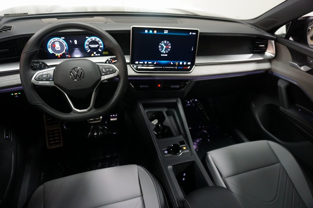 2025 Volkswagen Tiguan SE R-Line Black photo 12