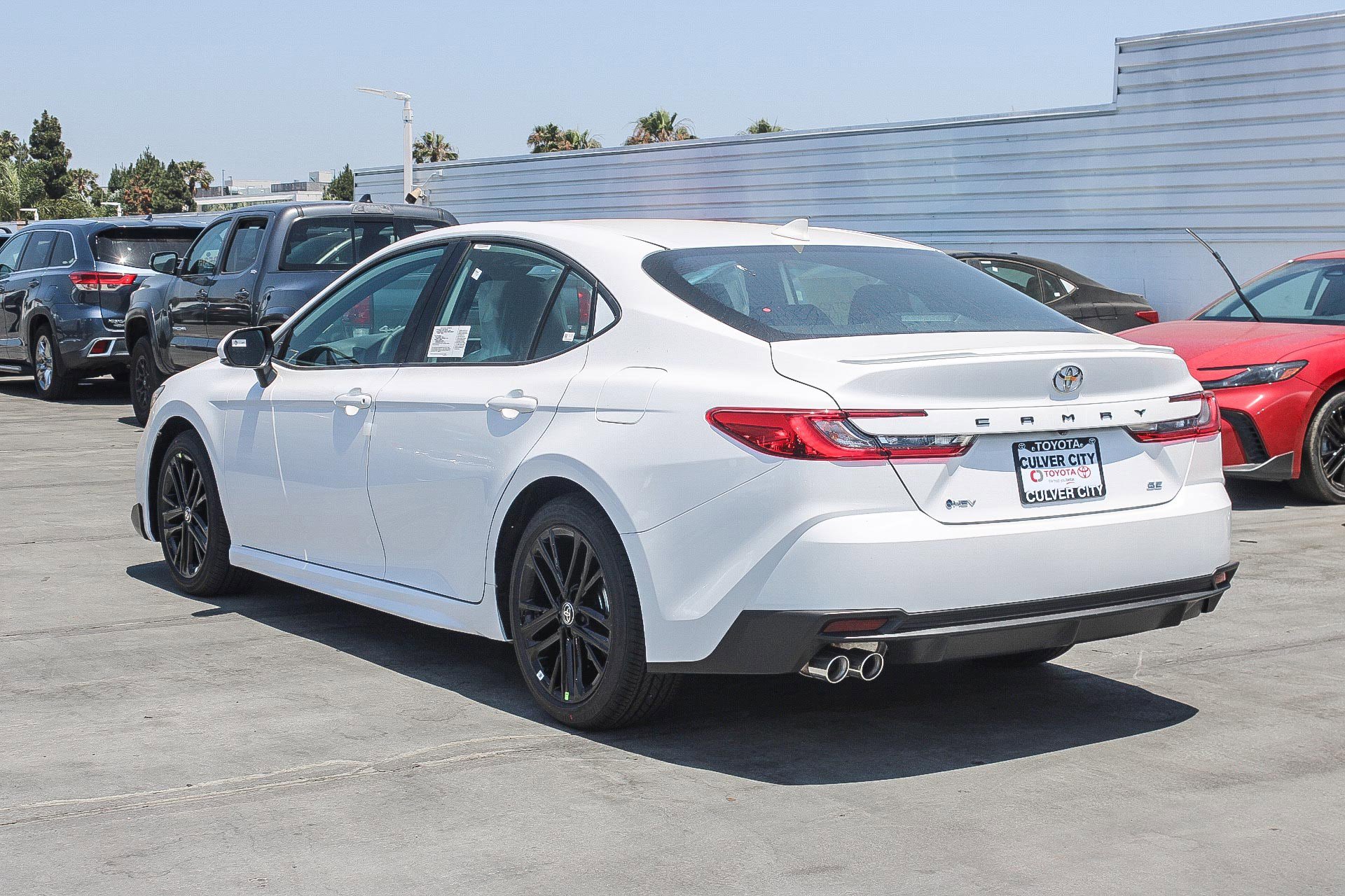 2025 Toyota Camry SE photo 6