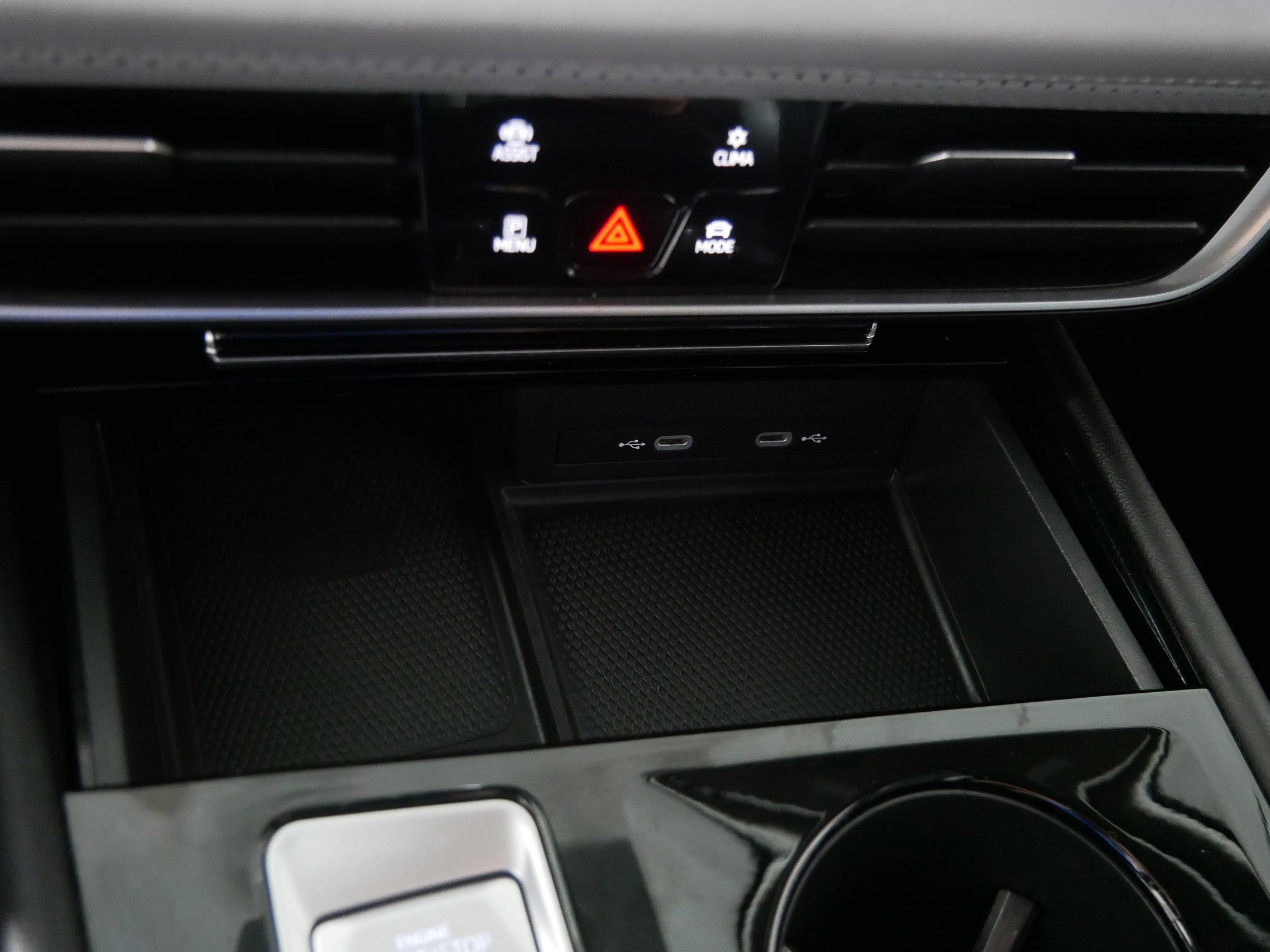 2024 Volkswagen Atlas Peak Edition SE Technology photo 26