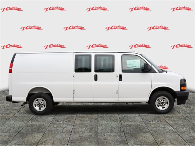 2025 Gmc Savana Cargo 3500 photo 2
