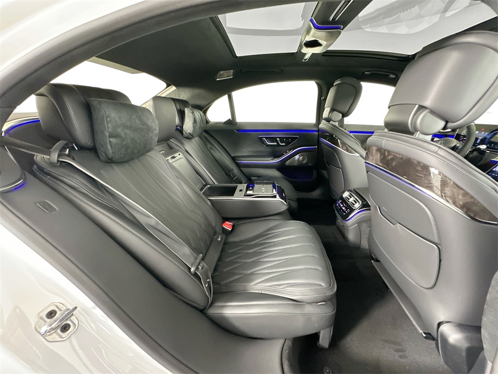 2026 Mercedes Benz S 63 e AMG photo 28