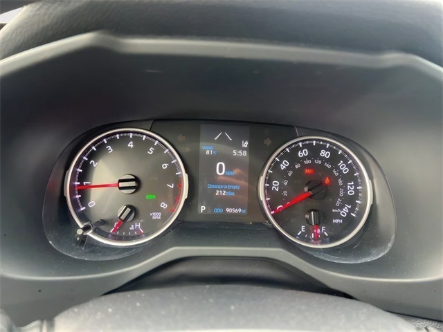 2019 Toyota RAV4 XLE photo 11