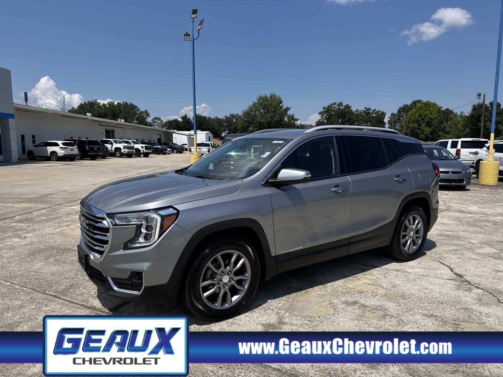 2024 GMC Terrain SLT's photo
