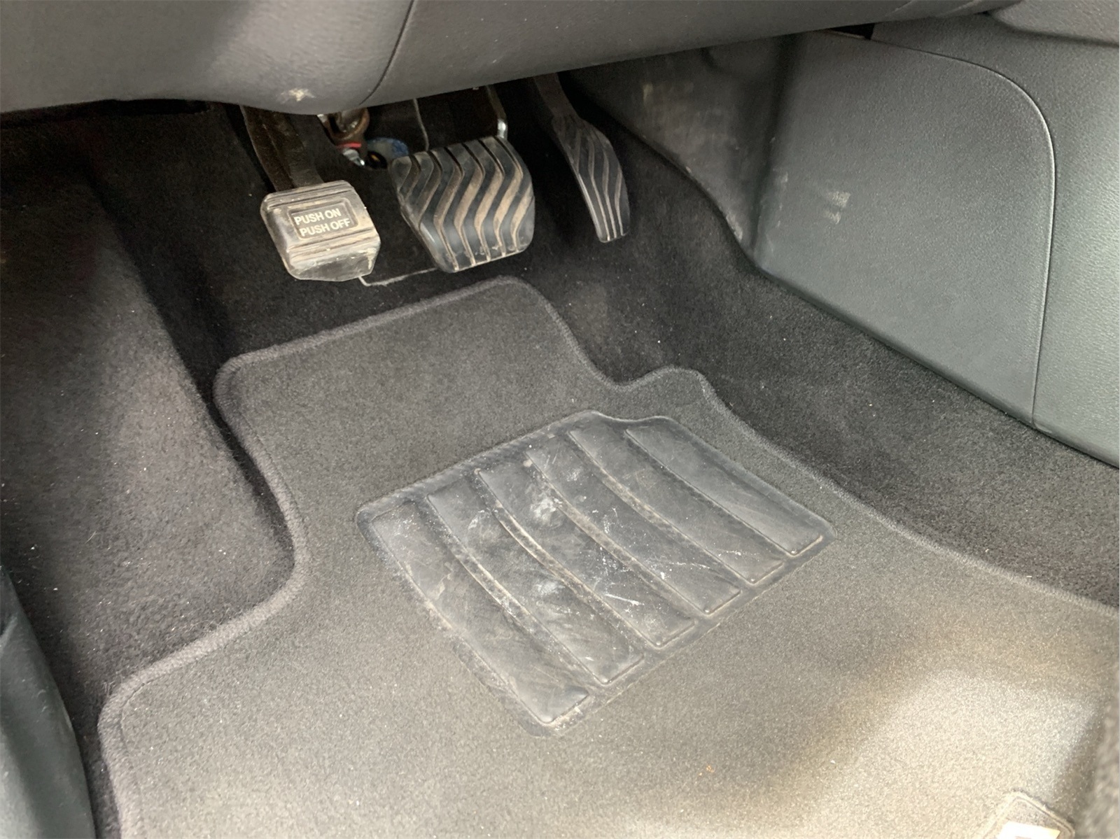 2024 Nissan Sentra SV photo 12