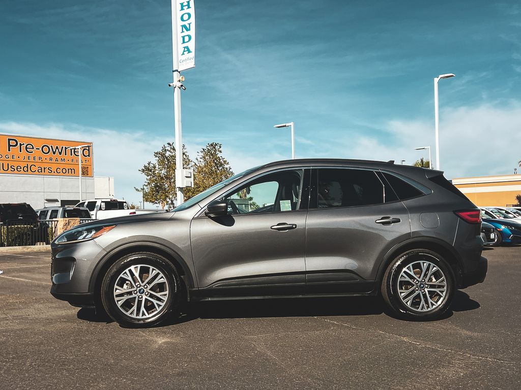 2022 Ford Escape SEL photo 3