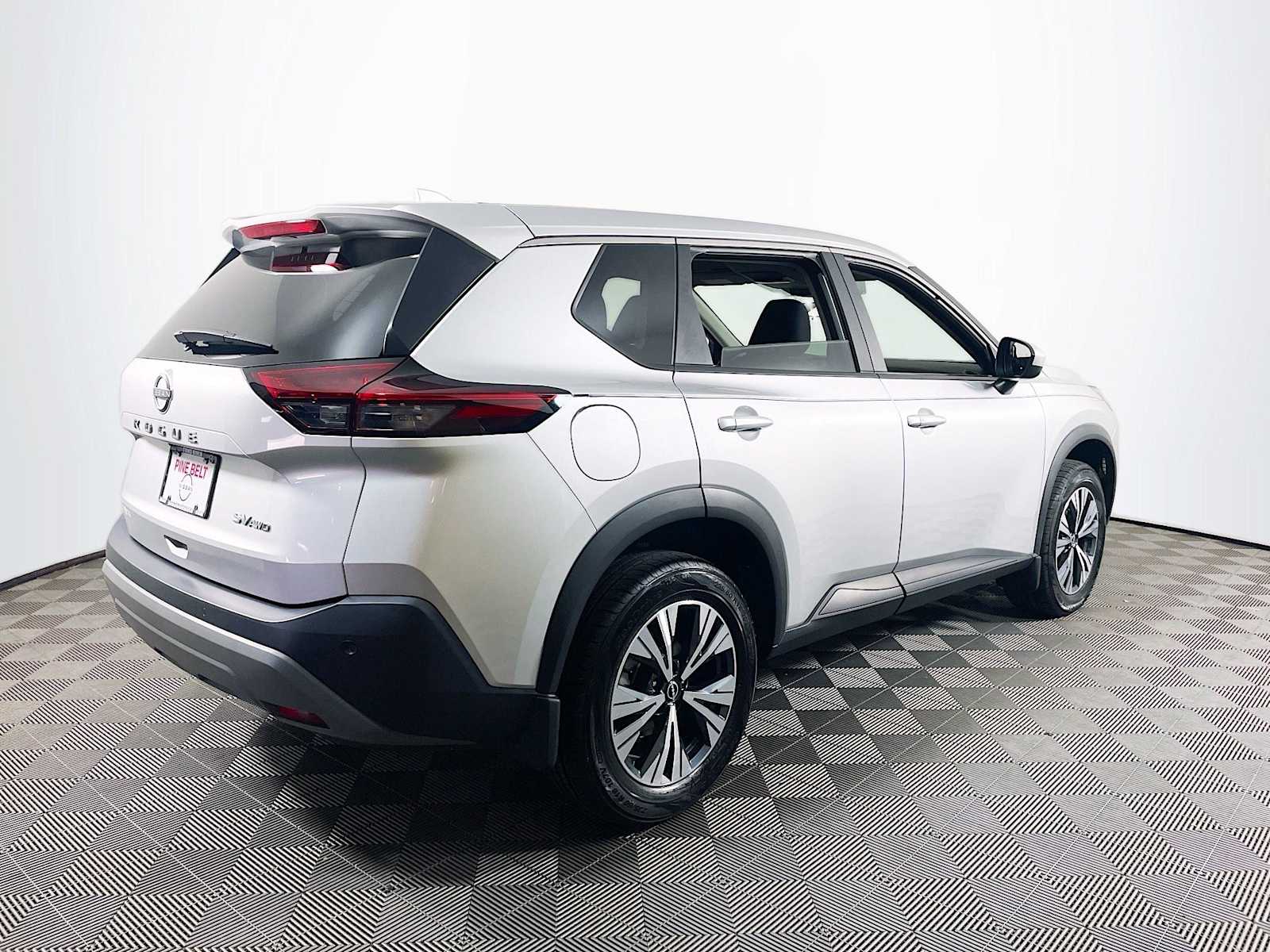 2023 Nissan Rogue SV photo 4