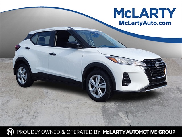 2025 Nissan KICKS PLAY Base's photo