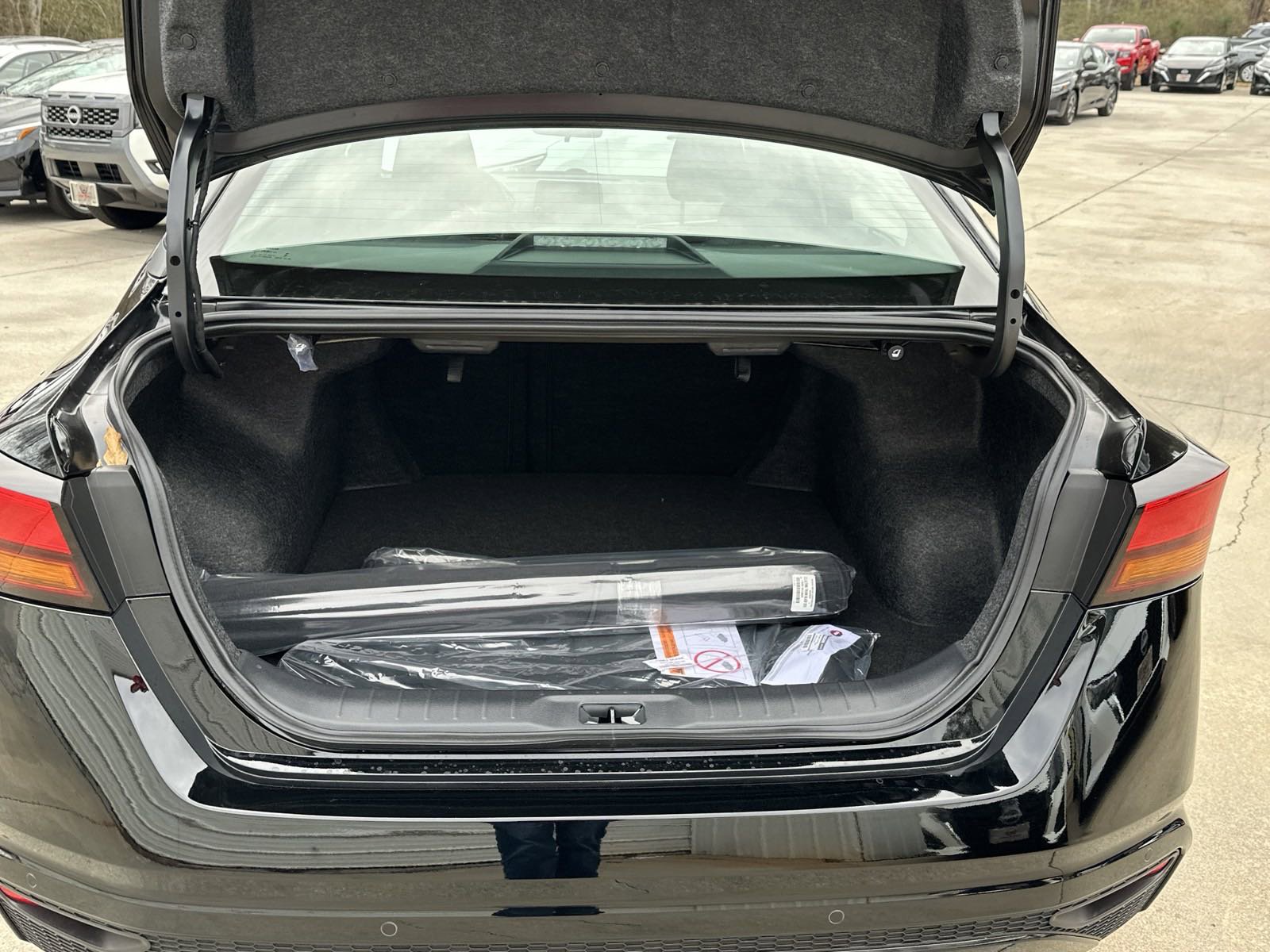 2025 Nissan Altima S photo 18