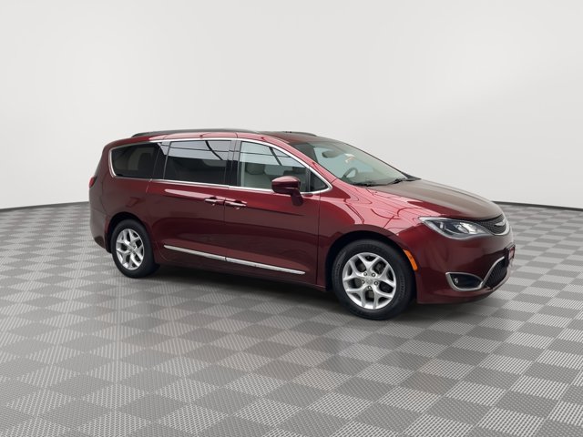 2017 Chrysler Pacifica Touring L photo 35