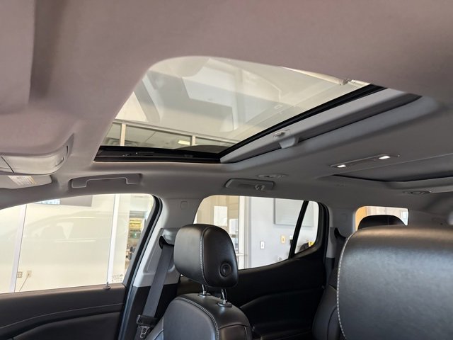 2023 Gmc Acadia SLT photo 2