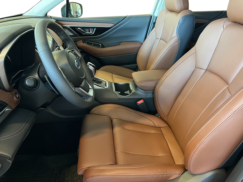 2025 Subaru Outback Touring XT photo 10