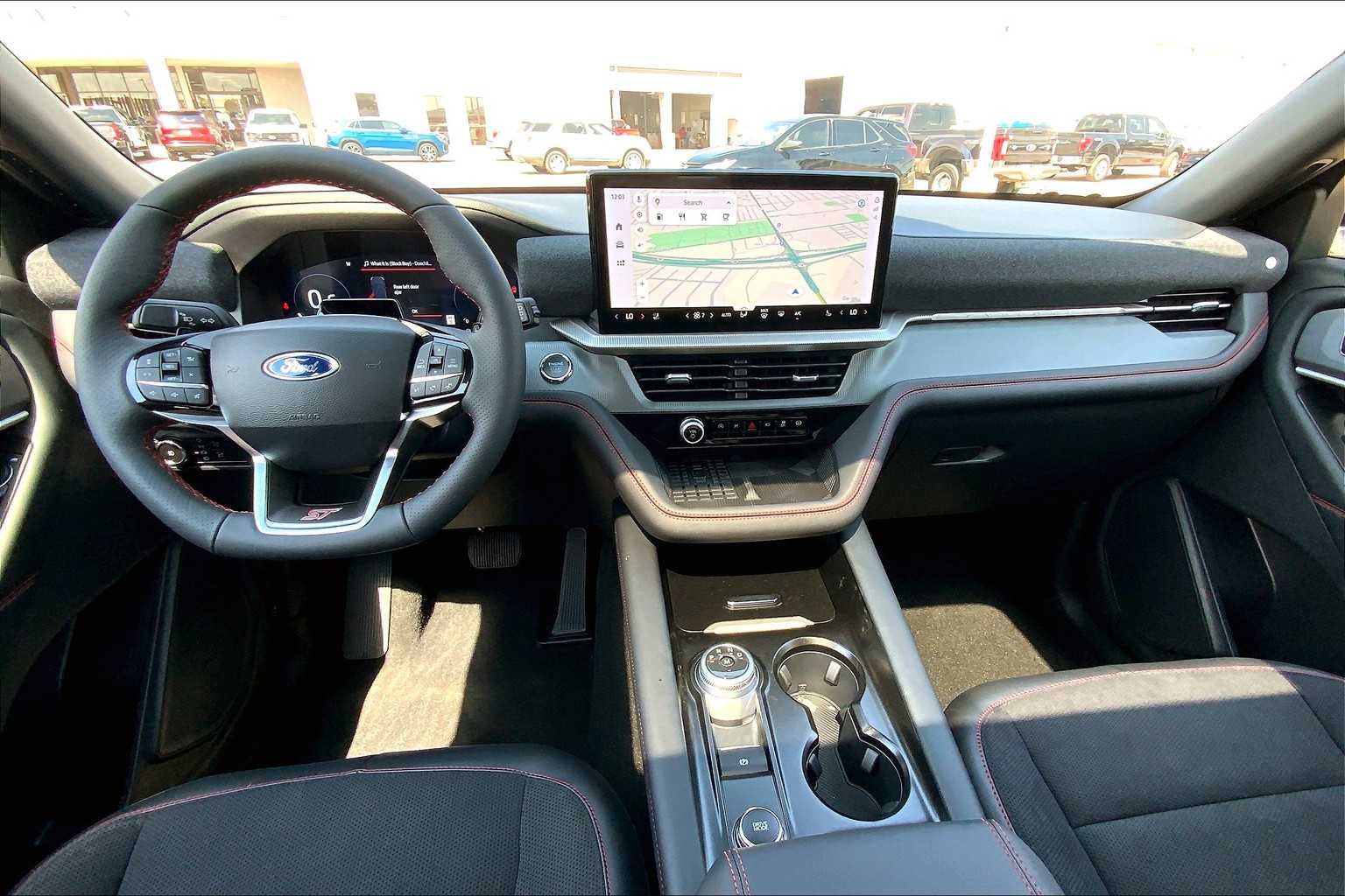 2025 Ford Explorer ST photo 5