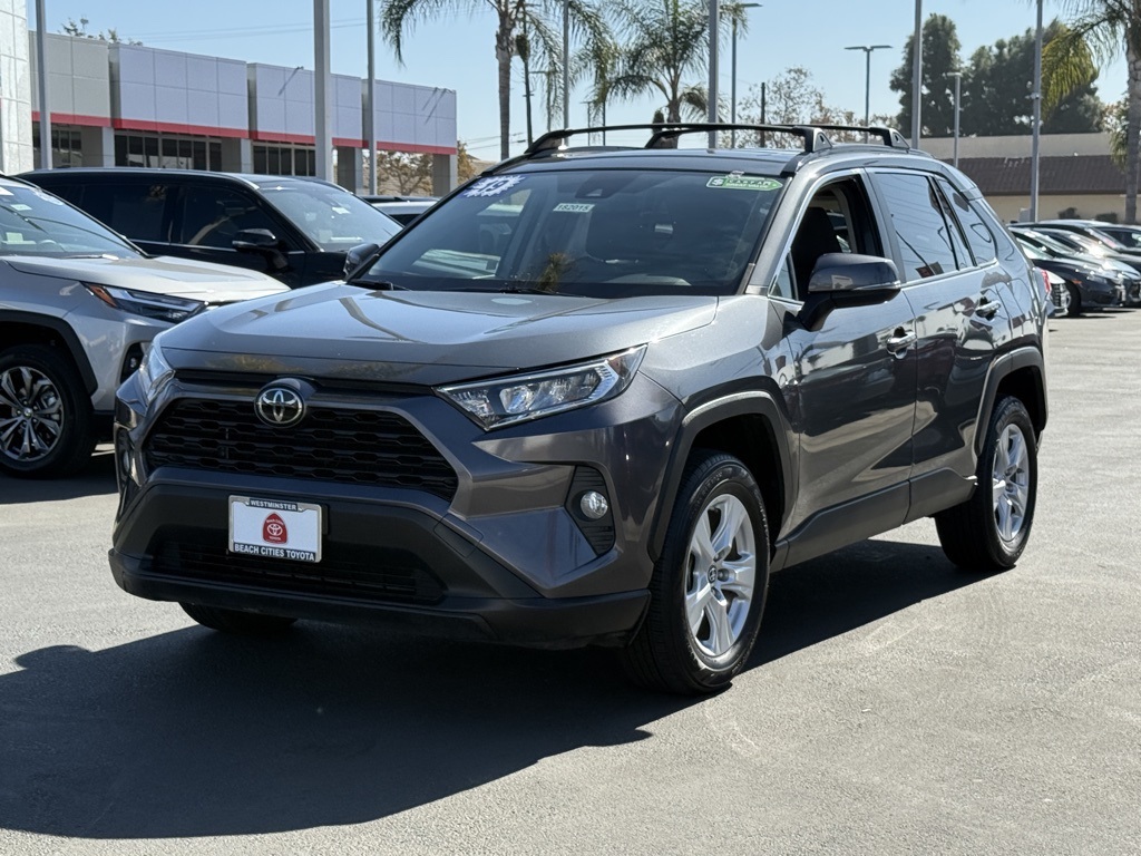 2019 Toyota RAV4 XLE photo 3