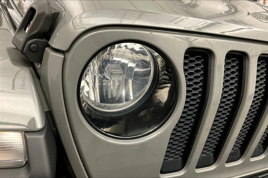 2021 Jeep Wrangler Unlimited Sahara Altitude photo 29