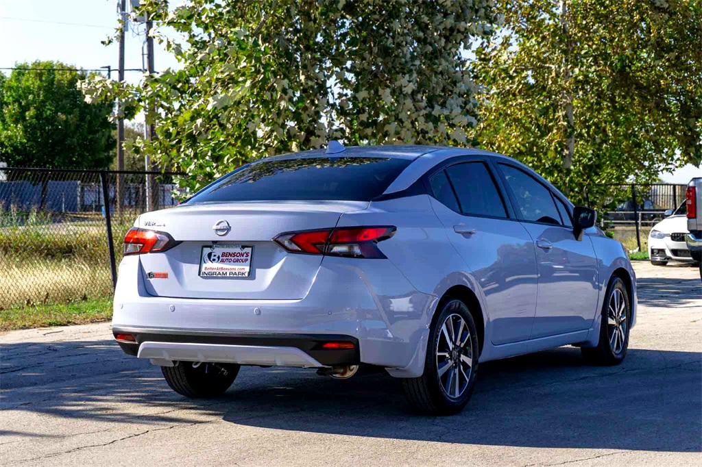 2025 Nissan Versa SV photo 4