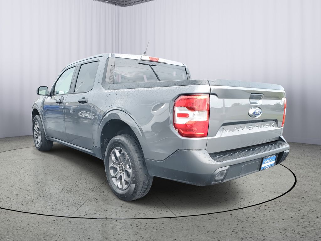 2022 Ford Maverick XLT photo 2
