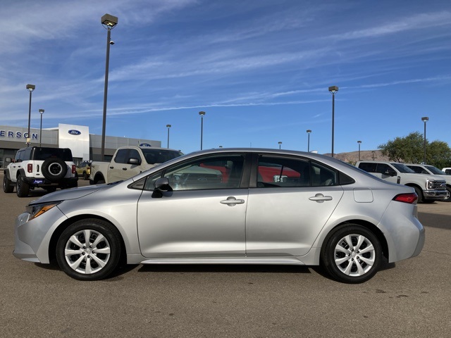 2022 Toyota Corolla LE photo 4