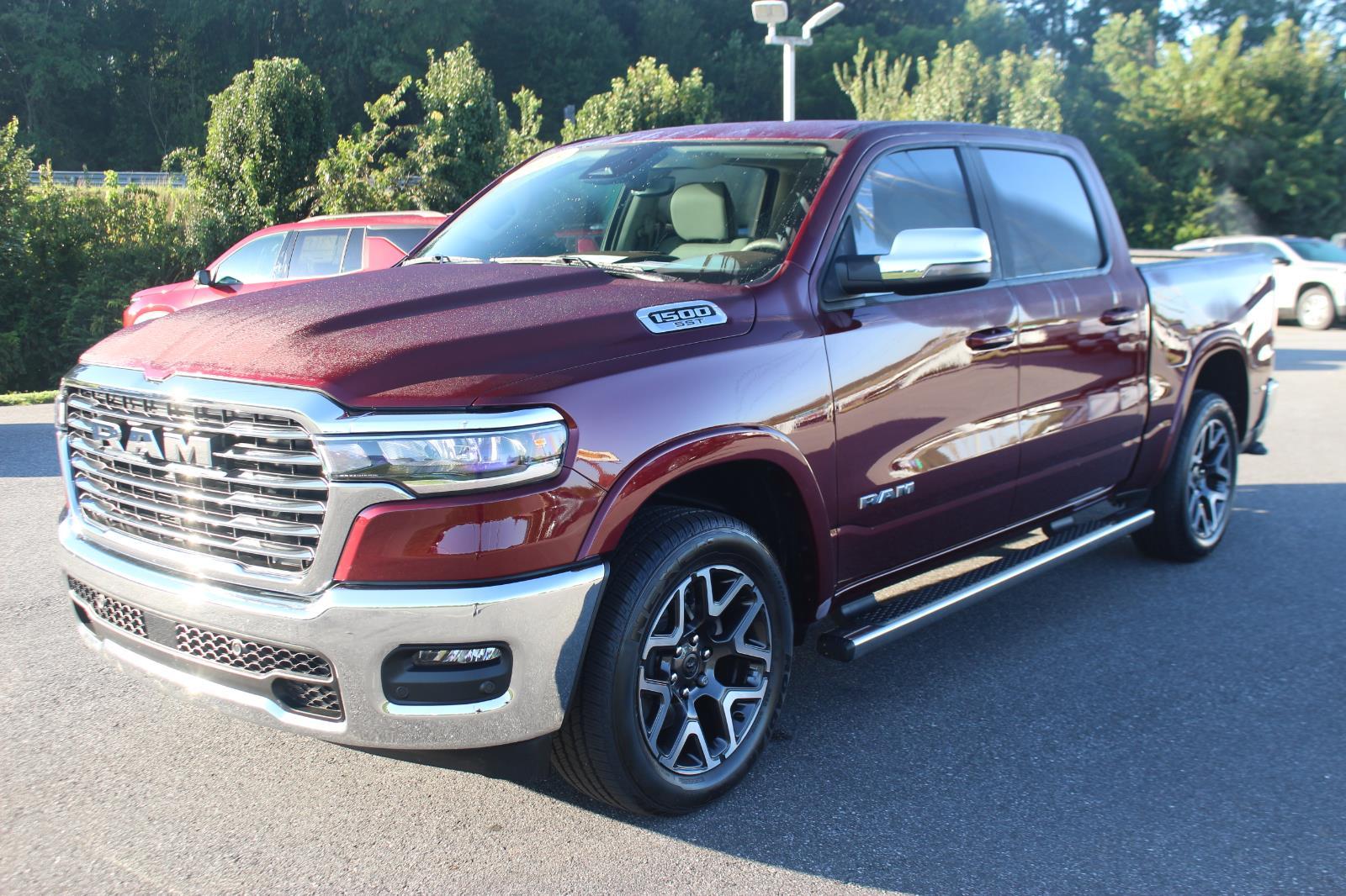 2025 Ram 1500 Laramie photo 3