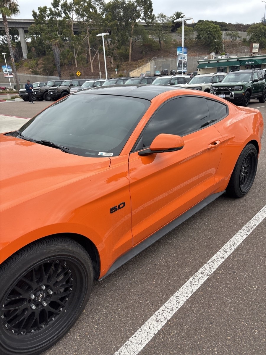 2020 Ford Mustang GT Premium photo 2